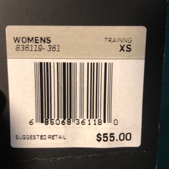 Women’s Nike Zip-Up Jacket in Green - Picture 5 of 9